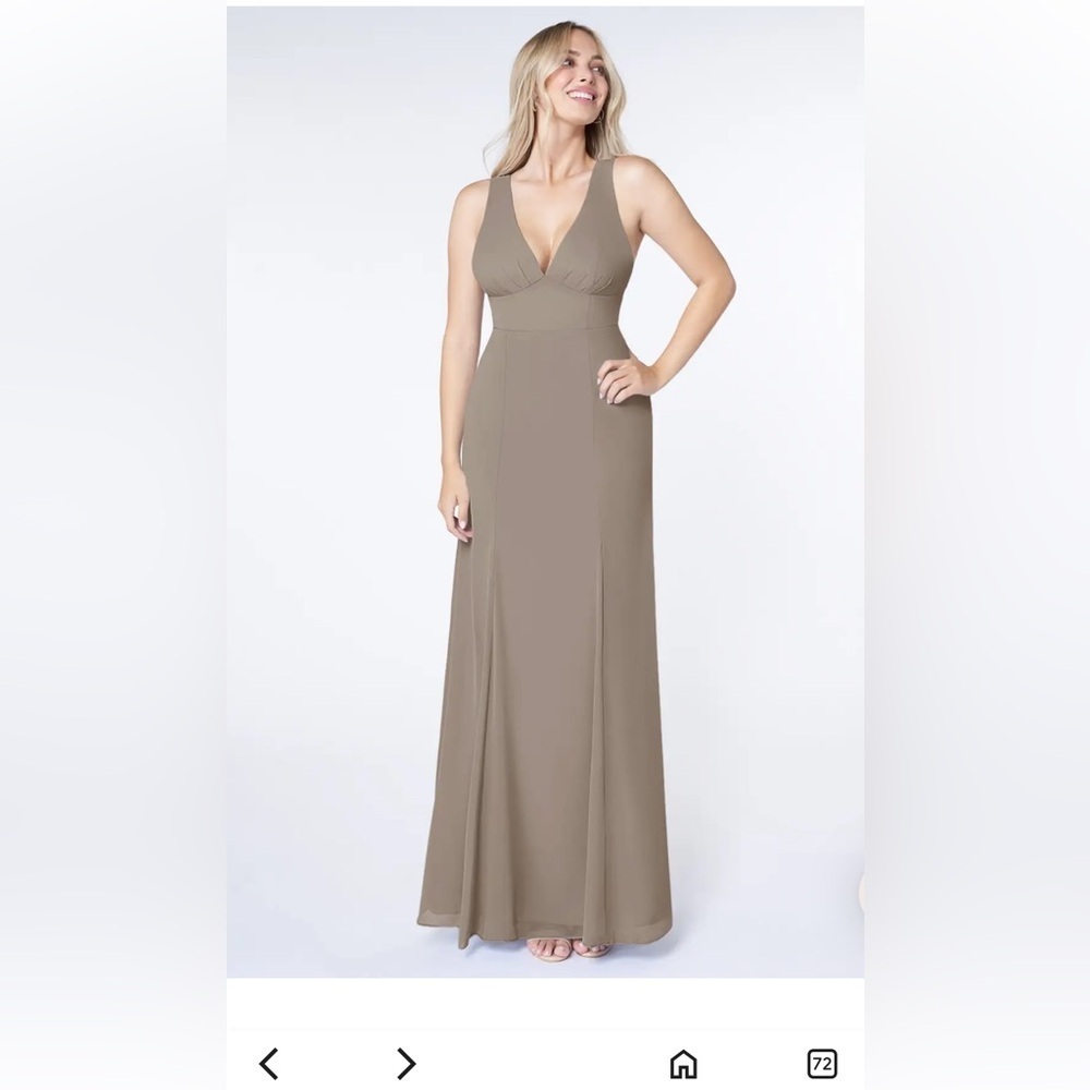 Azazie Brown Sleeveless V-Neck Maxi Gown for Weddings caja 1